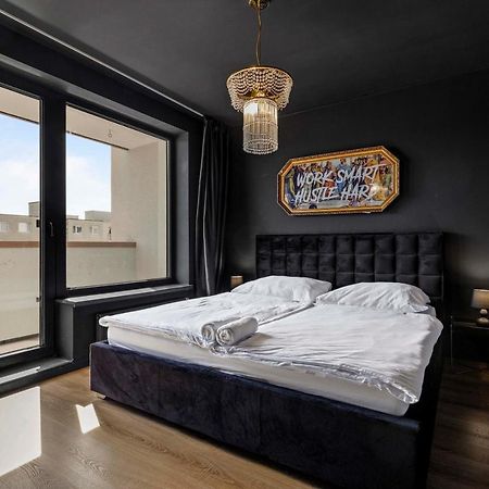 Lam Black - Ac - Balcony Apartment Bratislava Ngoại thất bức ảnh