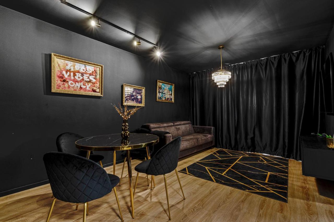 Lam Black - Ac - Balcony Apartment Bratislava Ngoại thất bức ảnh