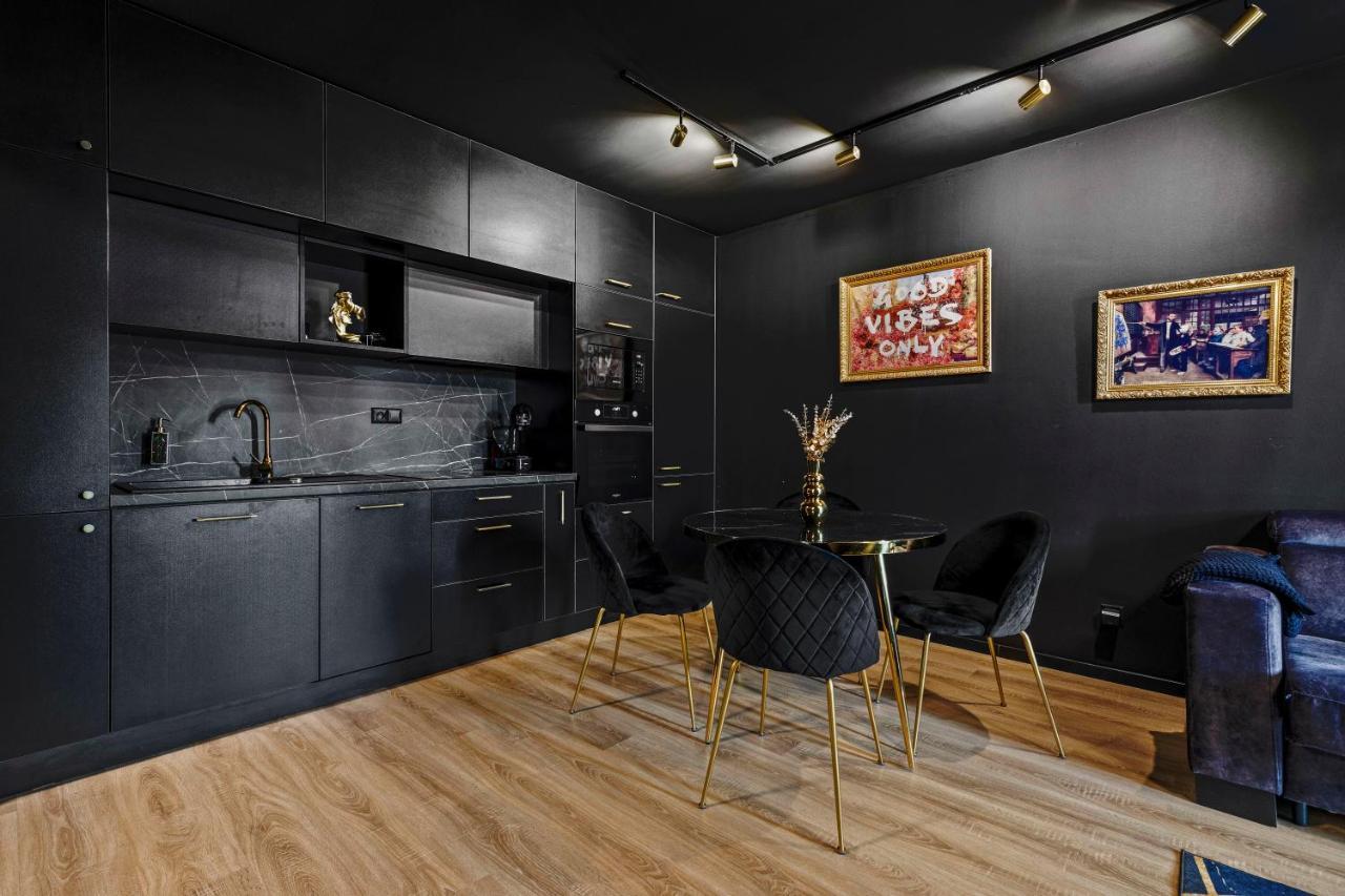Lam Black - Ac - Balcony Apartment Bratislava Ngoại thất bức ảnh