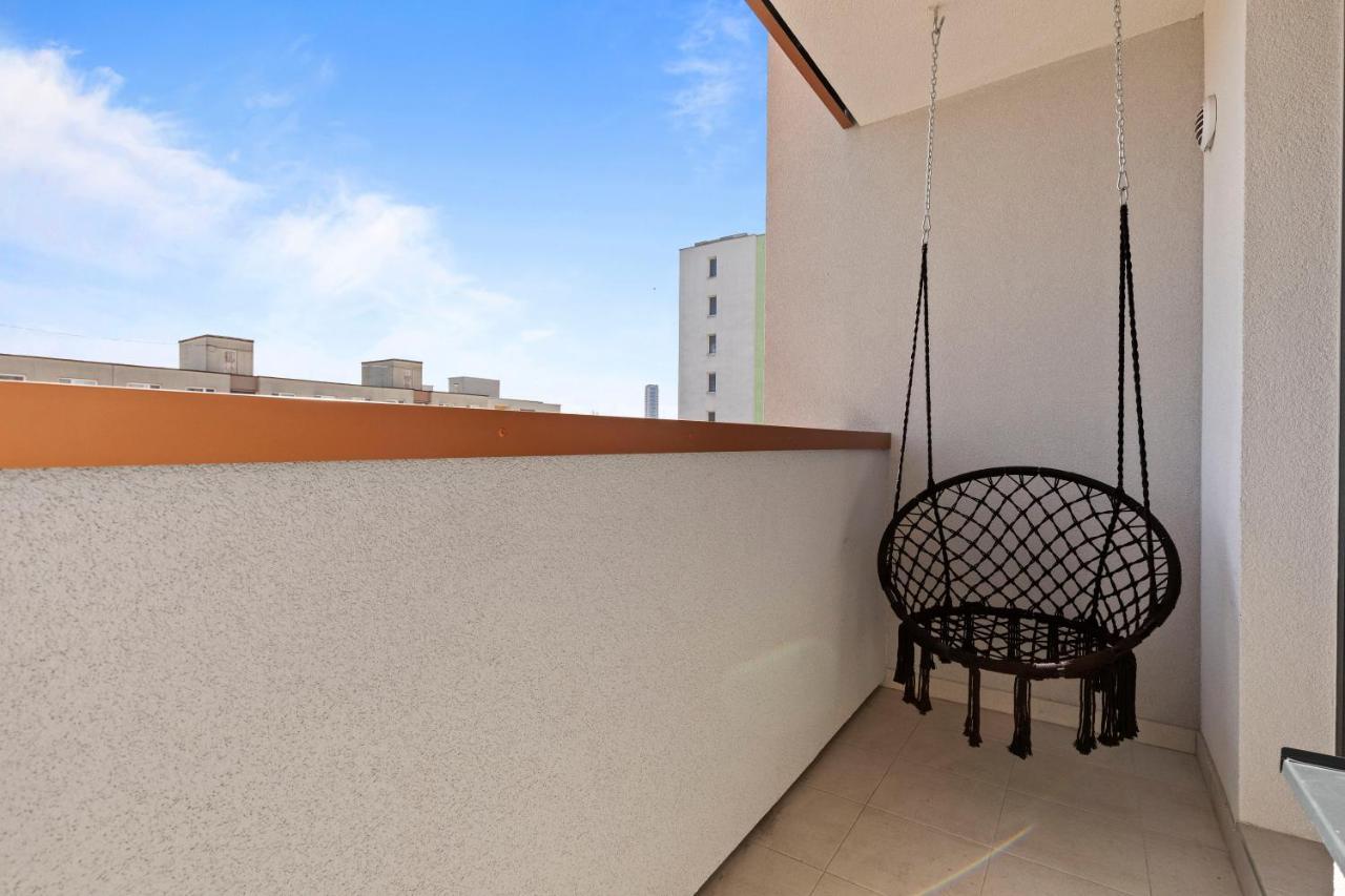 Lam Black - Ac - Balcony Apartment Bratislava Ngoại thất bức ảnh
